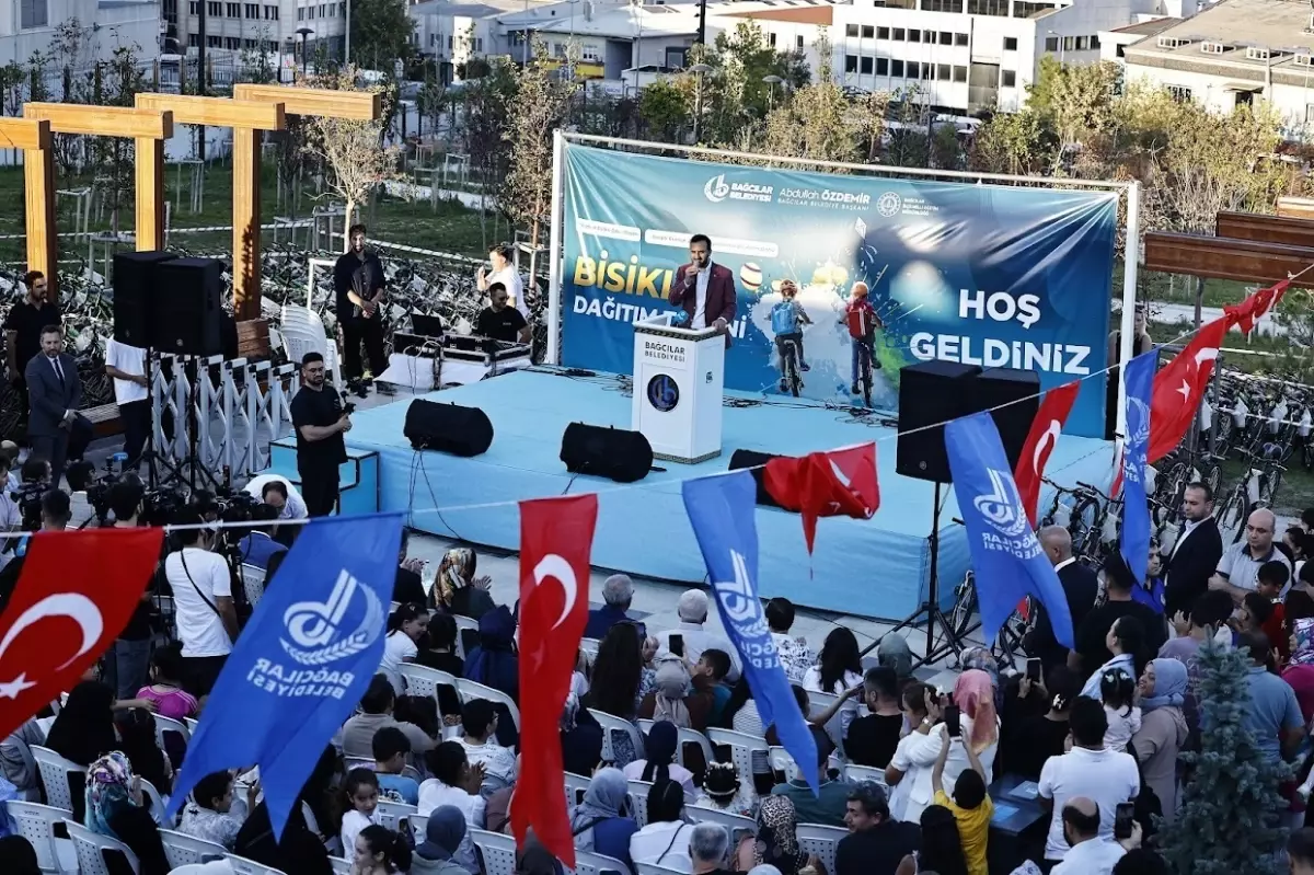 Bağcılar’da Bisiklet Dağıtım Töreni Düzenlendi