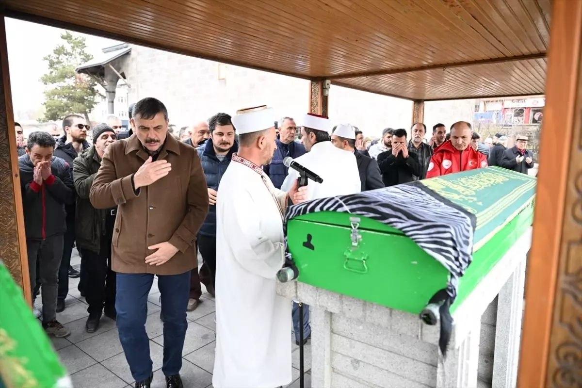 102 Yaşındaki Aliye Göker Hayatını Kaybetti