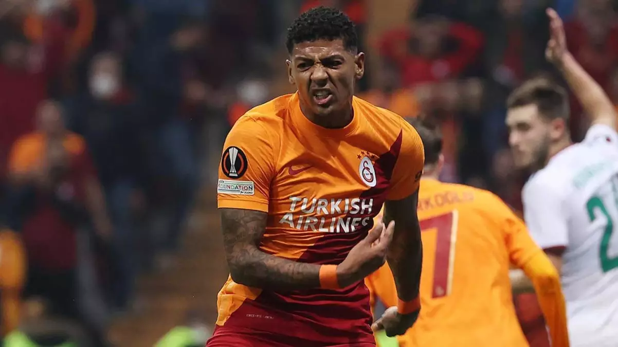 Galatasaray’dan ayrılan Patrick van Aanholt 4.5 ay sonra kendine takım buldu